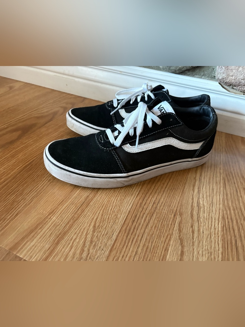 Vans Black and White Low-Top Skate Sneakers size 12 - Picture 3 of 8